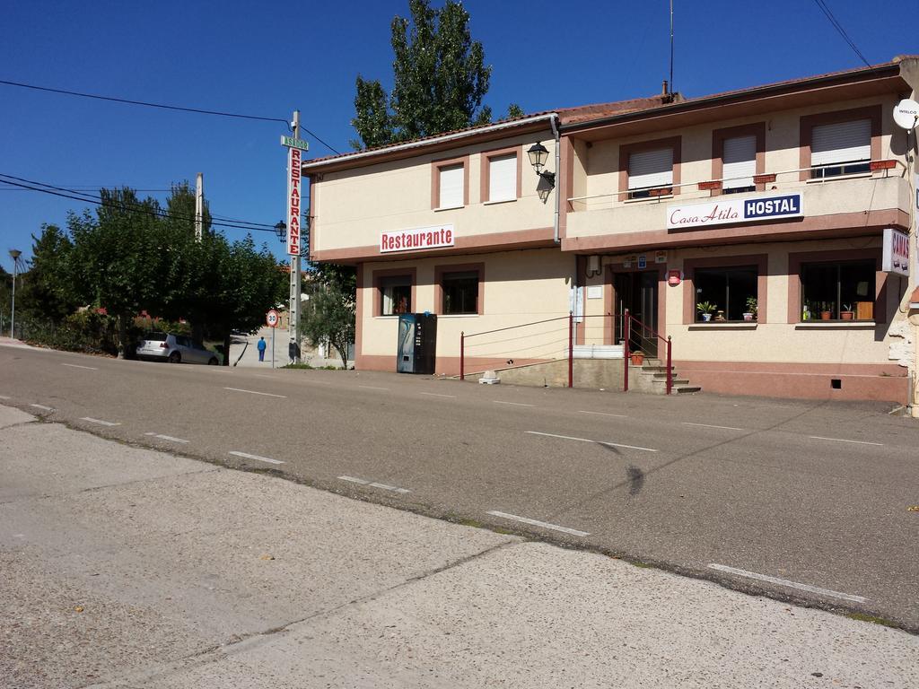 Hostal Atila Ricobayo Exterior photo