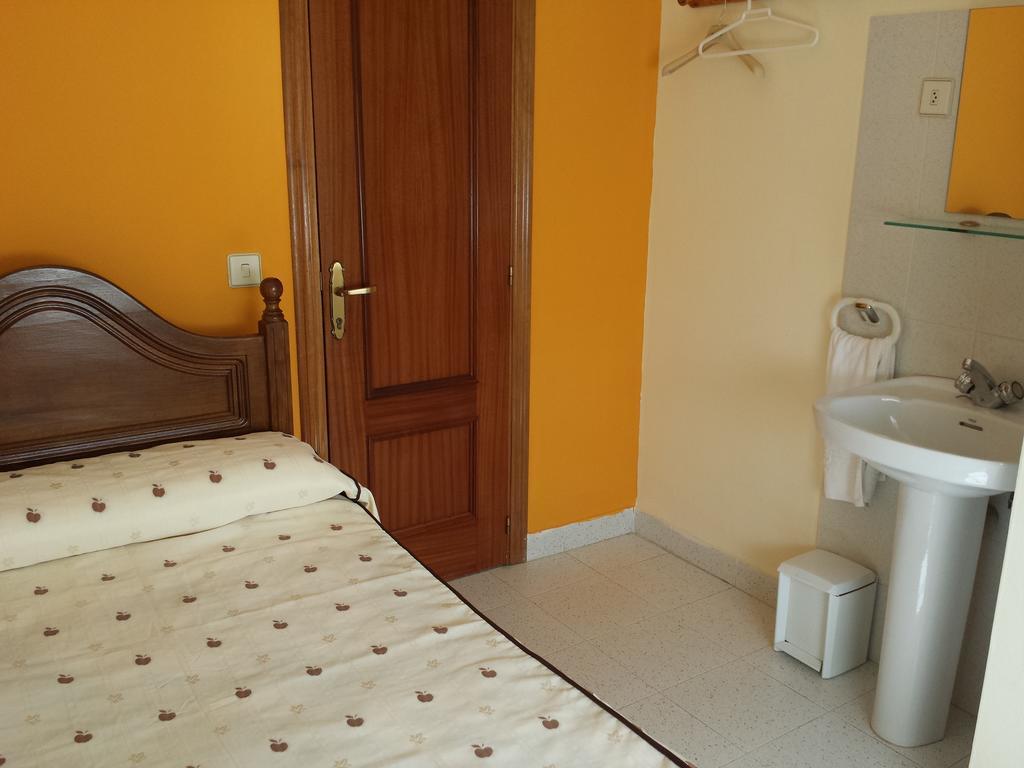 Hostal Atila Ricobayo Room photo